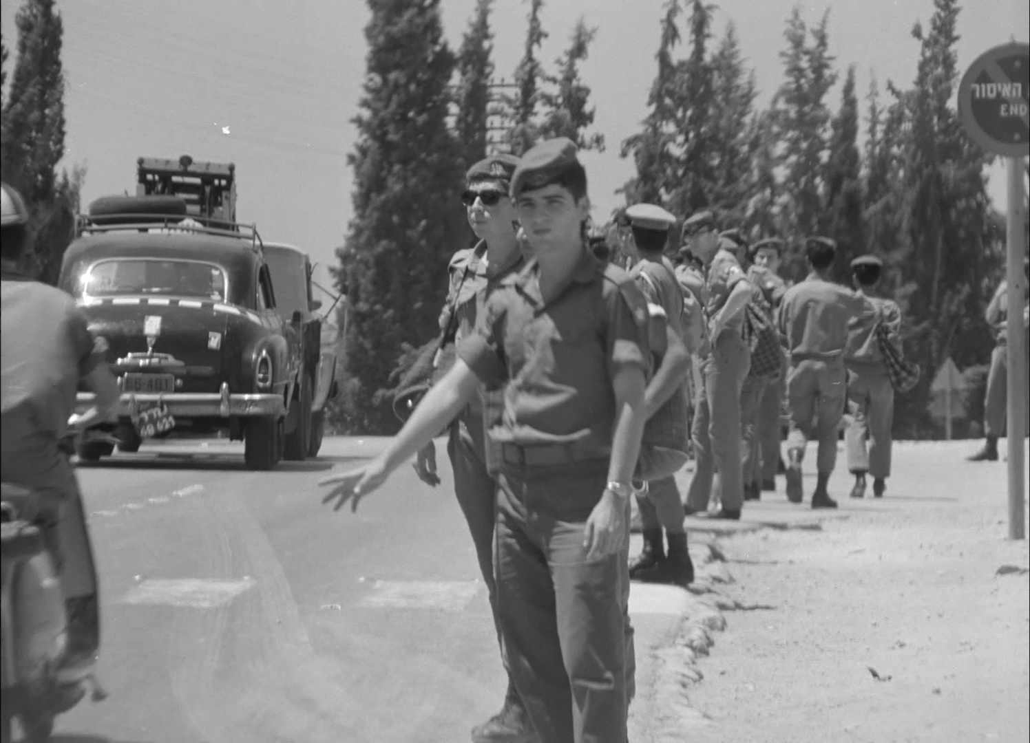 הלשכה הצעירה של ראשון לציון במבצע איסוף חיילים טרמפיסטים
