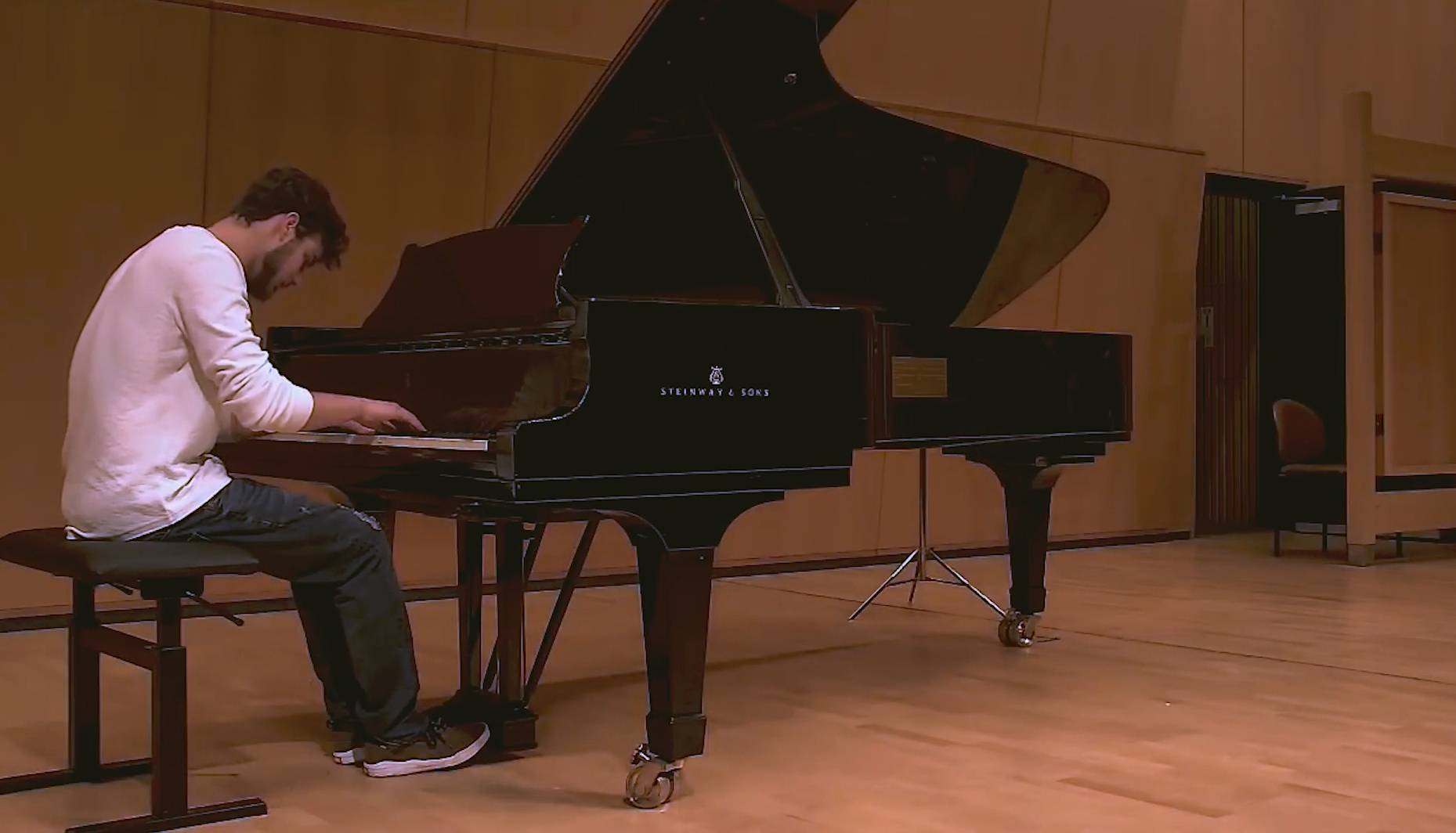 הליכה לאור ירח