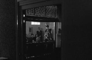 תצוגת אופנה של שמלות מהסרט גברתי הנאווה