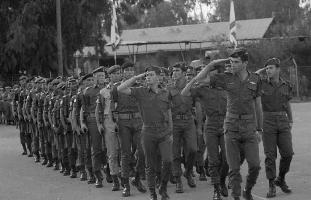 טקס סיום קורס של רבי סמלים