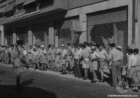 יומן פרמאונט מיום 1 בספטמבר 1946: חיילים בריטים חוקרים צעירים יהודים בעקבות הפיצוץ בחיפה