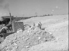 הכשרת הקרקע לתערוכת היובל לתל אביב