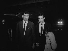 הקוסם דוד ברגלס נוחת בישראל