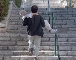 היורד למעלה